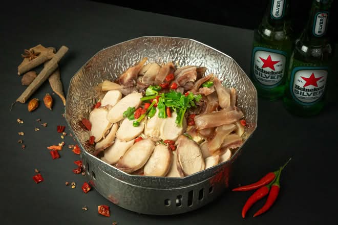 Number One Bomb Hot Pot / 南波万滋补炸弹锅